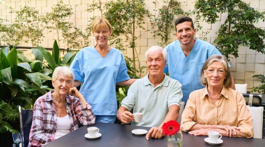 senior maison de retraite soignant neosilver