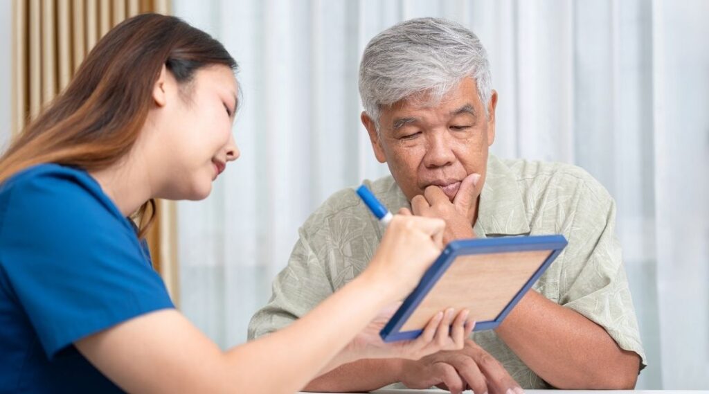 Équipe soignante et intervenant qualifié maison de retraite