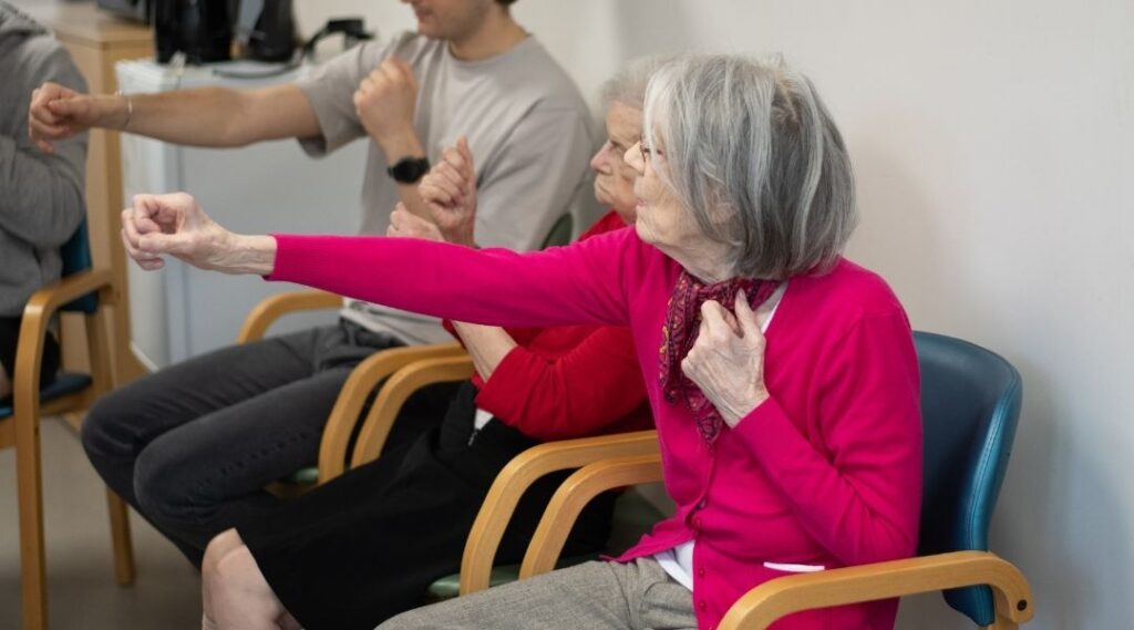 atelier boxe adaptée pour senior en ehpad et résidence