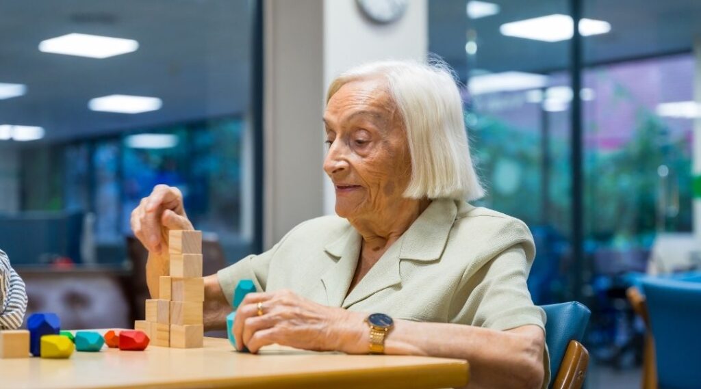 atelier jeux e mémoire en résidence de senior