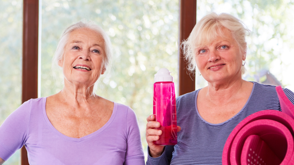 deux-femmes-senior-gym-douce-ehpad-residence