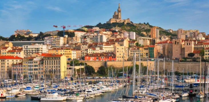 visites-virtuelles-marseille-pour-senior-en-residence-ehpad